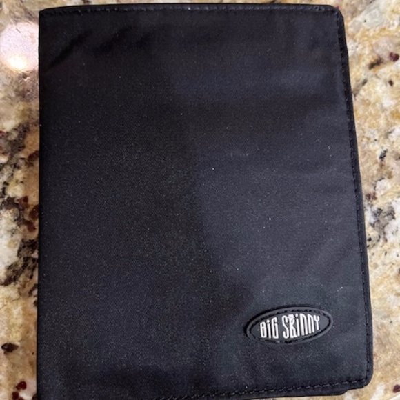 The Big Skinny Traveler Wallet - Picture 1 of 3